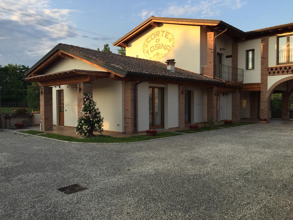 Corte Di Tosina モンツァンバーノ エクステリア 写真